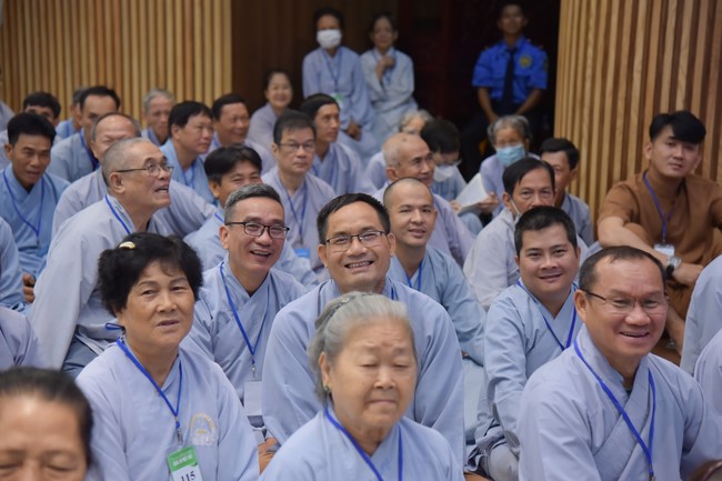 Dharma Talk Let's practice to end suffering in the 99th Seven-Day Retreat