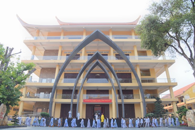 Dharma Talk Let's practice to end suffering in the 99th Seven-Day Retreat