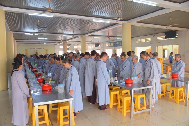 Dharma Talk Let's practice to end suffering in the 99th Seven-Day Retreat