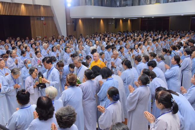 Dharma Talk Let's practice to end suffering in the 99th Seven-Day Retreat