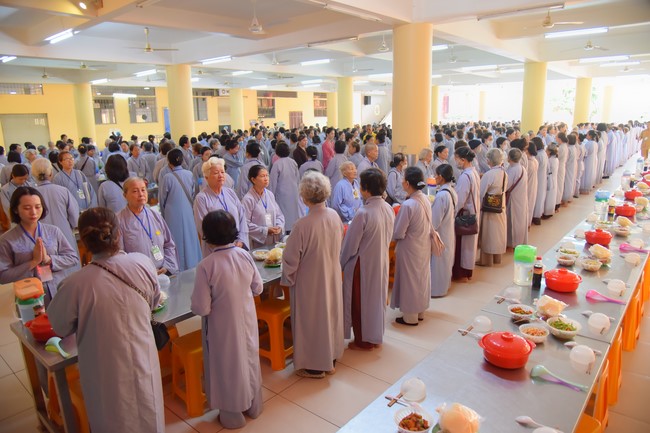 Dharma Talk Let's practice to end suffering in the 99th Seven-Day Retreat