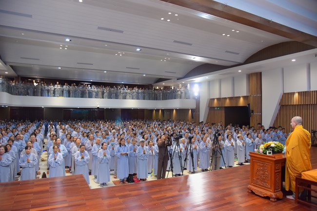 Dharma Talk Let's practice to end suffering in the 99th Seven-Day Retreat