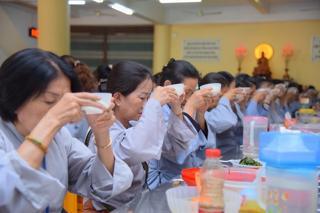 Dharma Talk Let's practice to end suffering in the 99th Seven-Day Retreat