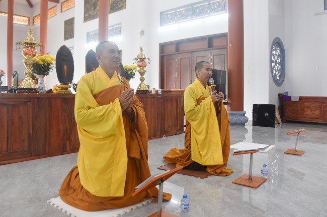 Welcome the delegation of Nhat Phap Pagoda & Three-Jewel refuge ceremony at Dang Phap Pagoda, Binh Phuoc