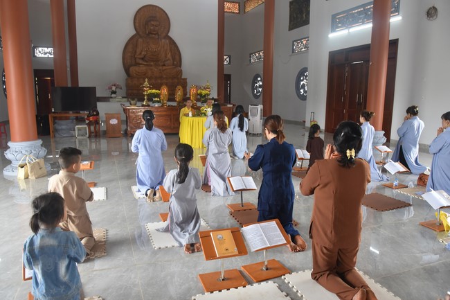 Welcome the delegation of Nhat Phap Pagoda & Three-Jewel refuge ceremony at Dang Phap Pagoda, Binh Phuoc
