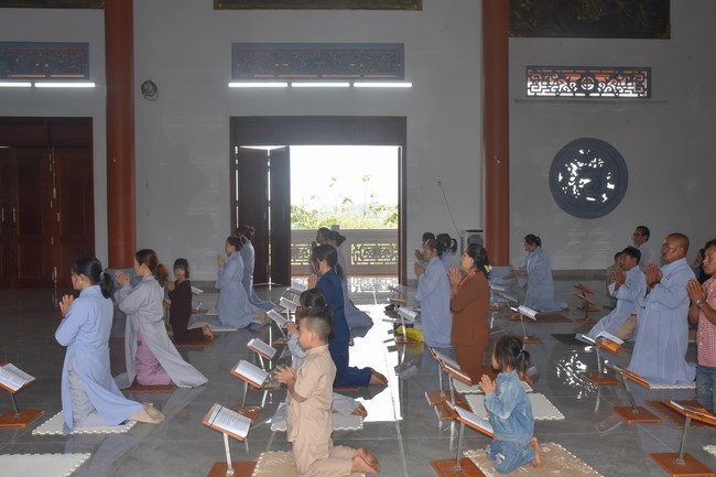 Welcome the delegation of Nhat Phap Pagoda & Three-Jewel refuge ceremony at Dang Phap Pagoda, Binh Phuoc