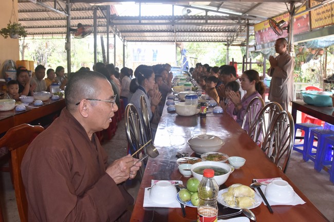 Welcome the delegation of Nhat Phap Pagoda & Three-Jewel refuge ceremony at Dang Phap Pagoda, Binh Phuoc