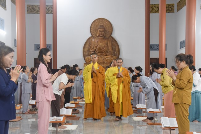 Welcome the delegation of Nhat Phap Pagoda & Three-Jewel refuge ceremony at Dang Phap Pagoda, Binh Phuoc