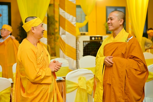 Ritual of visiting and paying homage to Most Venerable Thich Giac Quang’s Body