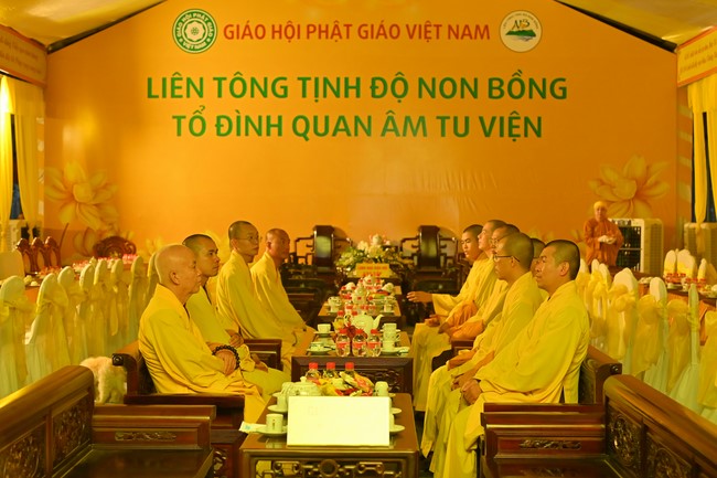 Ritual of visiting and paying homage to Most Venerable Thich Giac Quang’s Body