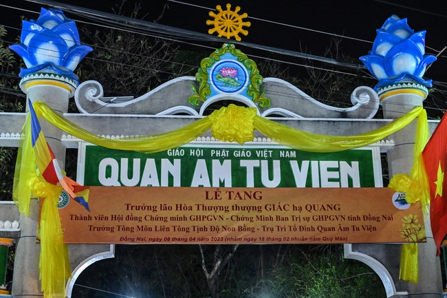 Ritual of visiting and paying homage to Most Venerable Thich Giac Quang’s Body