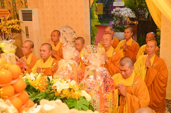 Ritual of visiting and paying homage to Most Venerable Thich Giac Quang’s Body