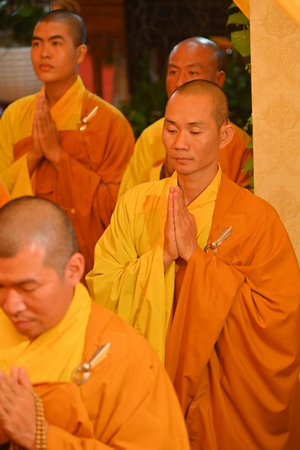 Ritual of visiting and paying homage to Most Venerable Thich Giac Quang’s Body