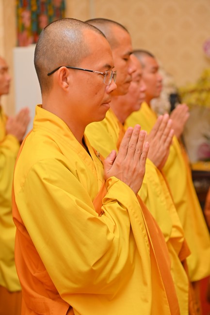 Ritual of visiting and paying homage to Most Venerable Thich Giac Quang’s Body