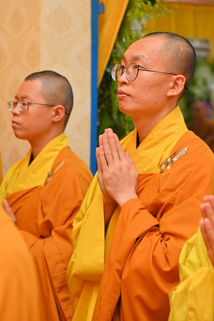Ritual of visiting and paying homage to Most Venerable Thich Giac Quang’s Body