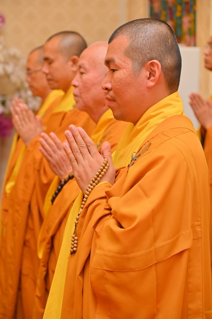 Ritual of visiting and paying homage to Most Venerable Thich Giac Quang’s Body