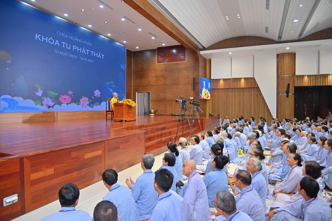 Fourth day of the 99th Seven-Day Retreat