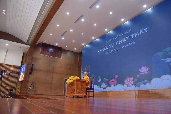 Fourth day of the 99th Seven-Day Retreat