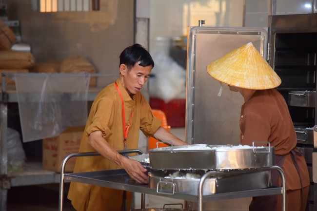 Fourth day of the 99th Seven-Day Retreat