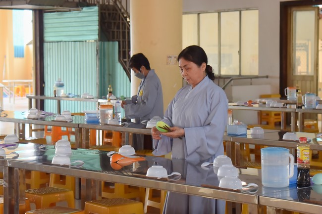 Fourth day of the 99th Seven-Day Retreat