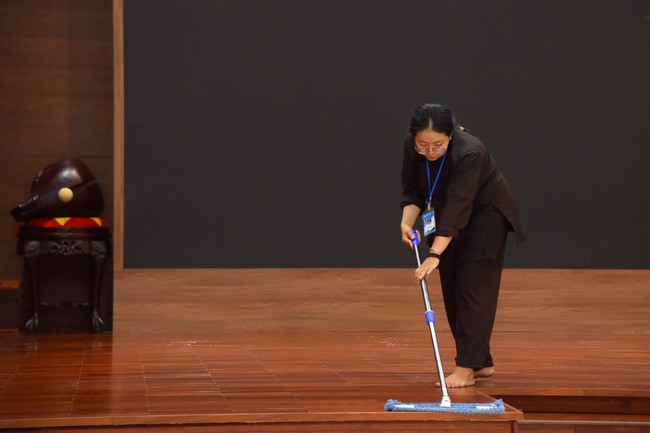 Fourth day of the 99th Seven-Day Retreat