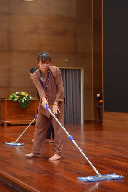 Fourth day of the 99th Seven-Day Retreat