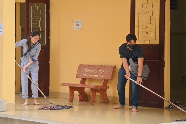 Fourth day of the 99th Seven-Day Retreat