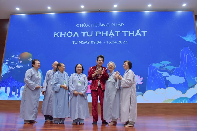 Fourth day of the 99th Seven-Day Retreat