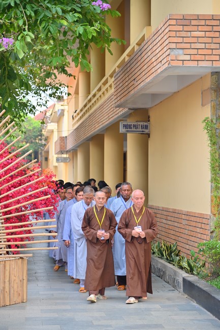 Fourth day of the 99th Seven-Day Retreat