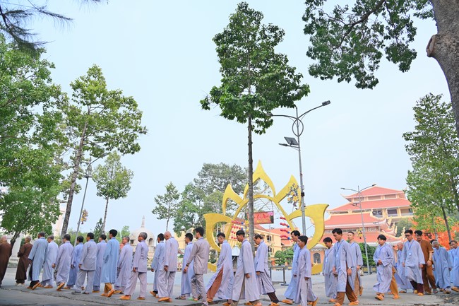 Fourth day of the 99th Seven-Day Retreat