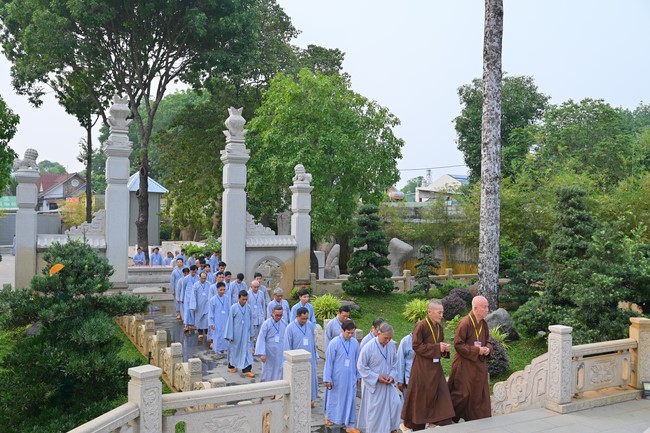 Fourth day of the 99th Seven-Day Retreat