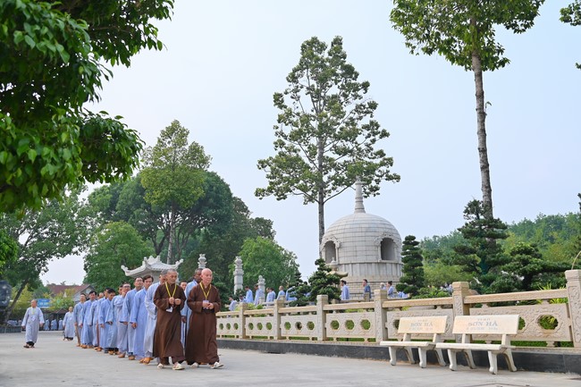 Fourth day of the 99th Seven-Day Retreat