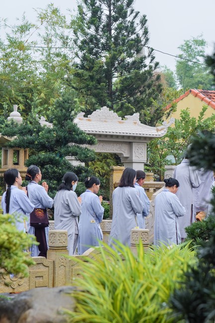 Fourth day of the 99th Seven-Day Retreat