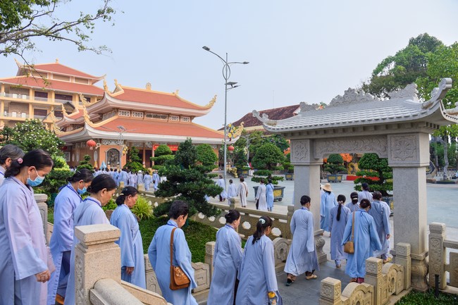 Fourth day of the 99th Seven-Day Retreat