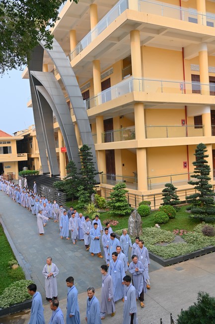 Fourth day of the 99th Seven-Day Retreat