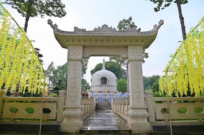 Fourth day of the 99th Seven-Day Retreat