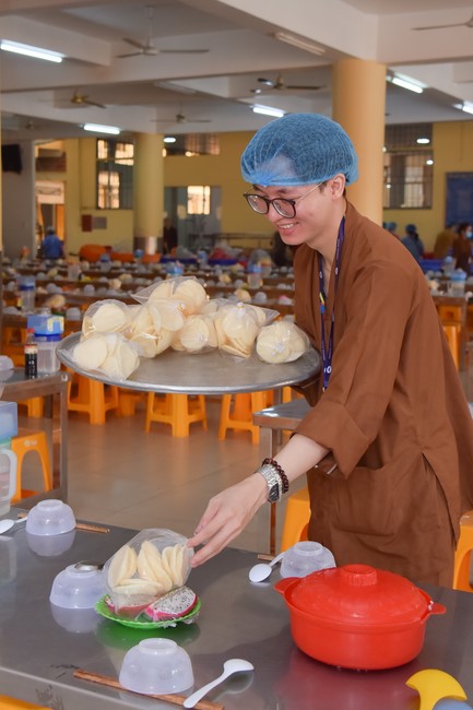 Dharma Talk Four things need to know to live happily in the 99th Seven-Day Retreat