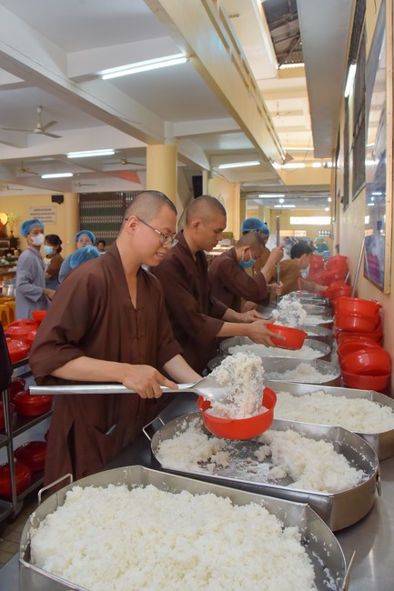 Dharma Talk Four things need to know to live happily in the 99th Seven-Day Retreat