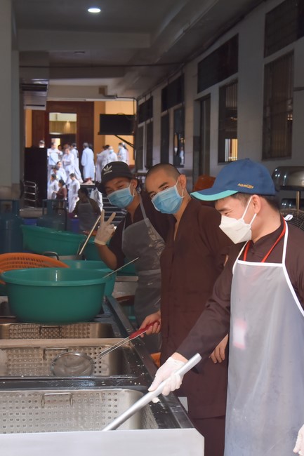 Dharma Talk Four things need to know to live happily in the 99th Seven-Day Retreat