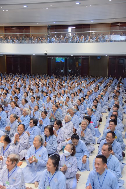 Dharma Talk Four things need to know to live happily in the 99th Seven-Day Retreat