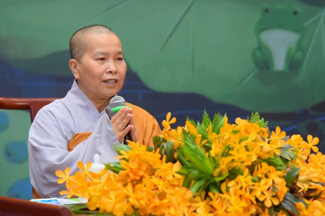 Dharma Talk Four things need to know to live happily in the 99th Seven-Day Retreat