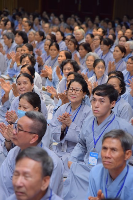 Dharma Talk Four things need to know to live happily in the 99th Seven-Day Retreat