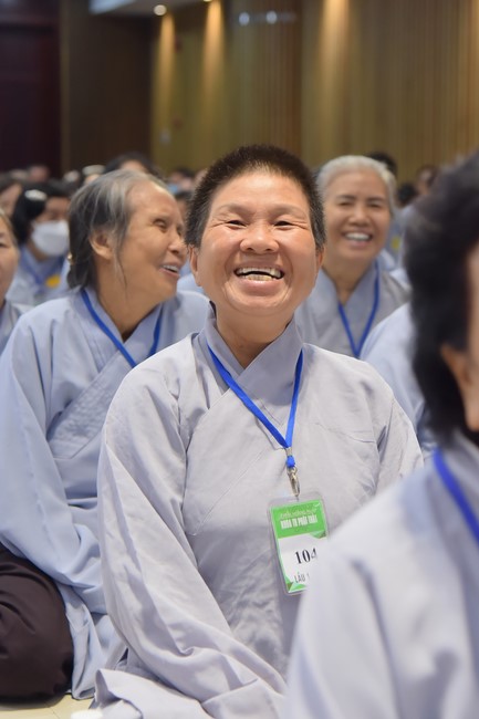 Dharma Talk Four things need to know to live happily in the 99th Seven-Day Retreat