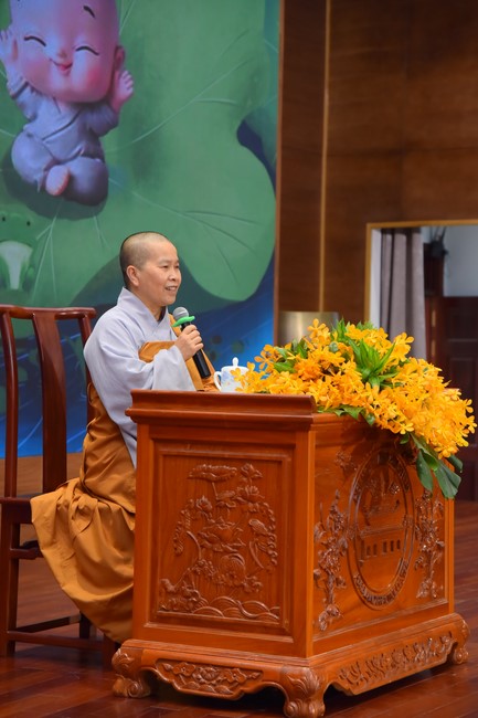 Dharma Talk Four things need to know to live happily in the 99th Seven-Day Retreat