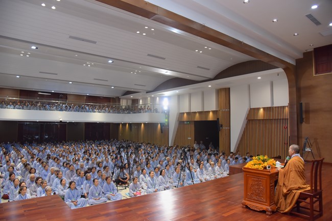 Dharma Talk Four things need to know to live happily in the 99th Seven-Day Retreat