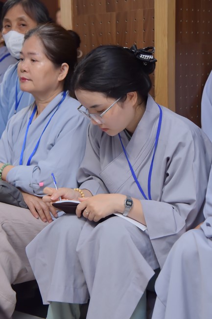 Dharma Talk Four things need to know to live happily in the 99th Seven-Day Retreat