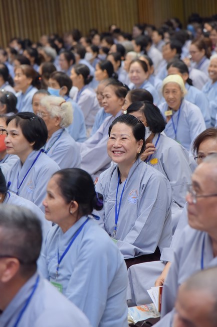 Dharma Talk Four things need to know to live happily in the 99th Seven-Day Retreat