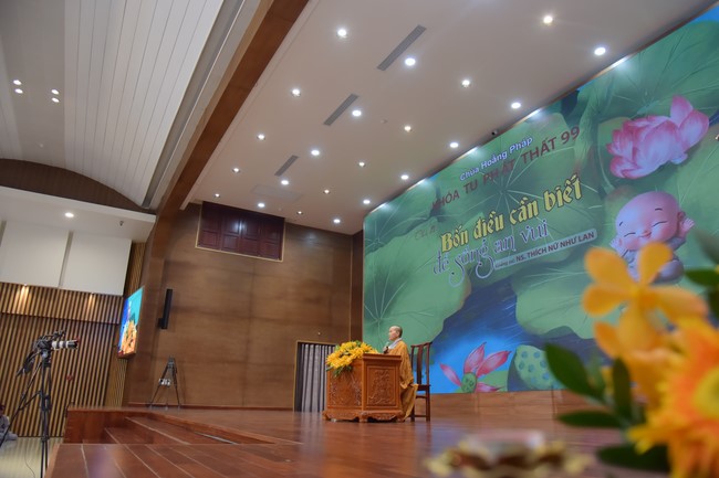 Dharma Talk Four things need to know to live happily in the 99th Seven-Day Retreat