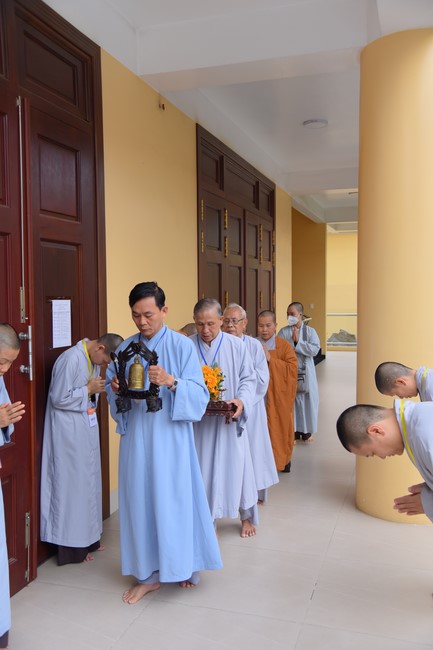 Dharma Talk Four things need to know to live happily in the 99th Seven-Day Retreat