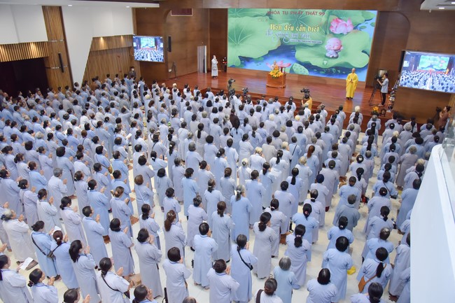 Dharma Talk Four things need to know to live happily in the 99th Seven-Day Retreat